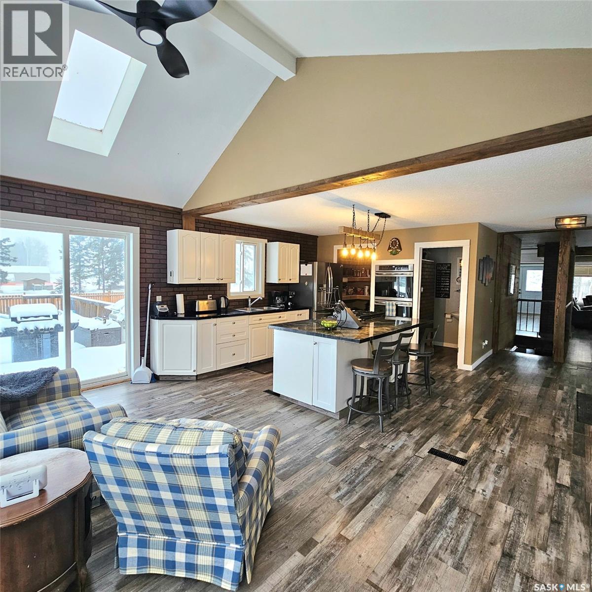 201 7th Street E Property Photo 4