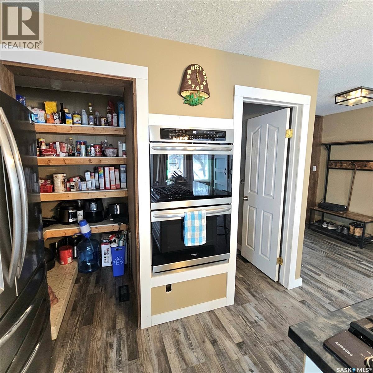 201 7th Street E Property Photo 9