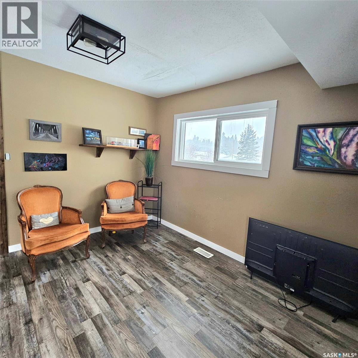 201 7th Street E Property Photo 18