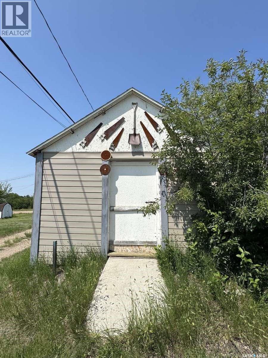 114 3rd Avenue Property Photo 3