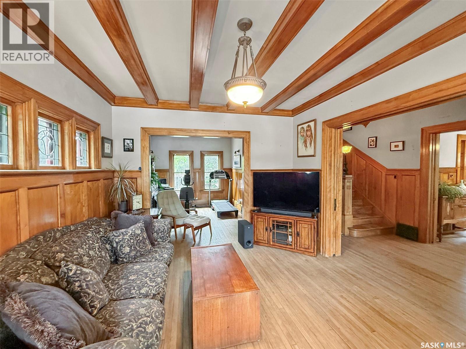 735 Sidney Street E Property Photo 18