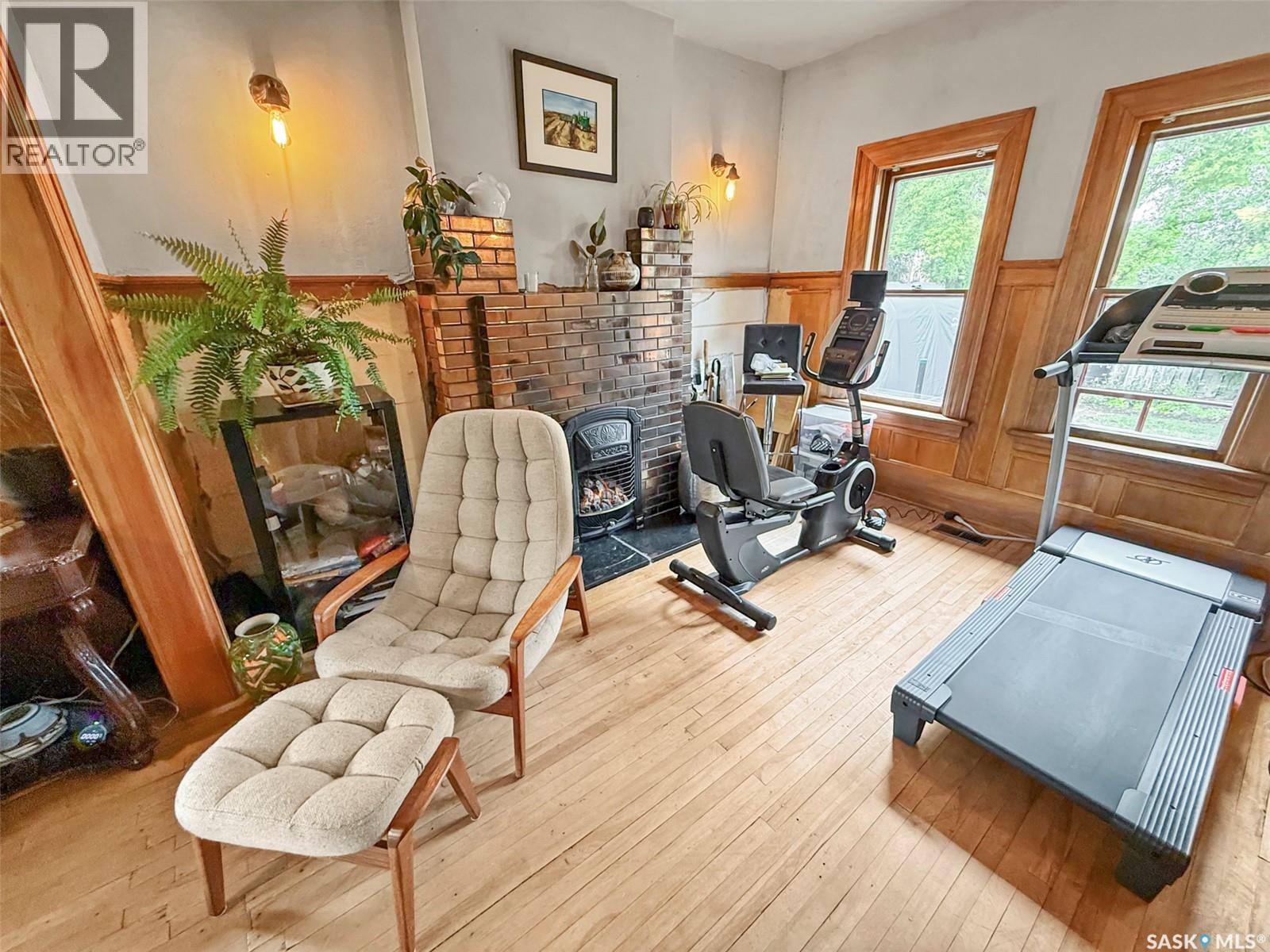 735 Sidney Street E Property Photo 20