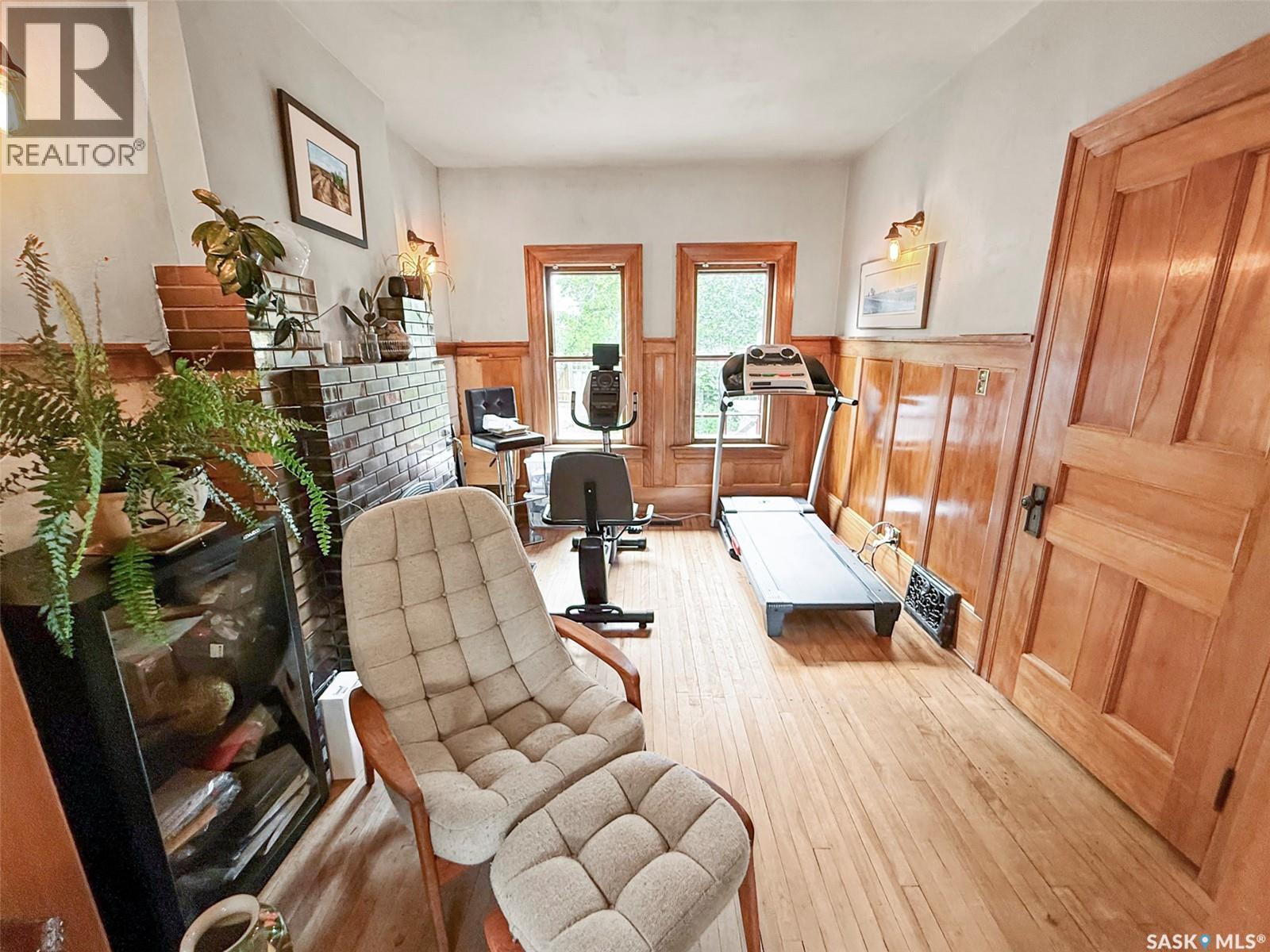 735 Sidney Street E Property Photo 22