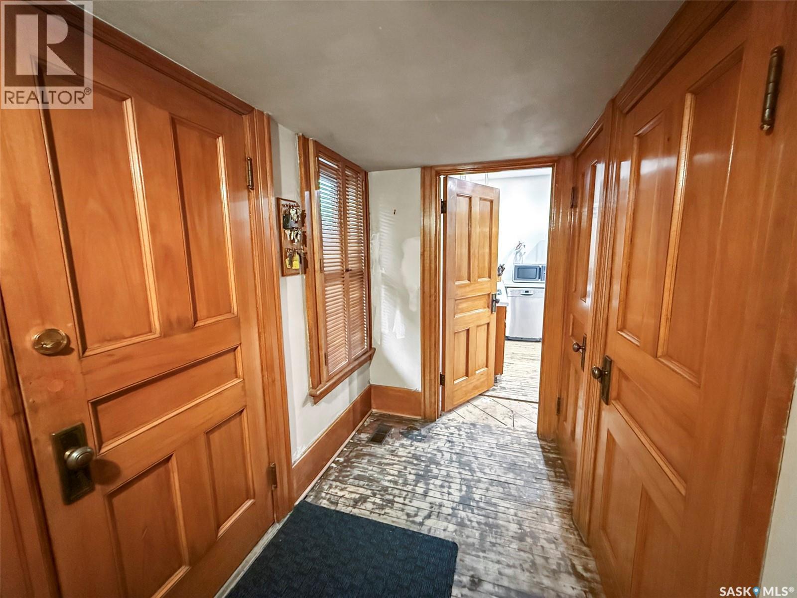735 Sidney Street E Property Photo 23