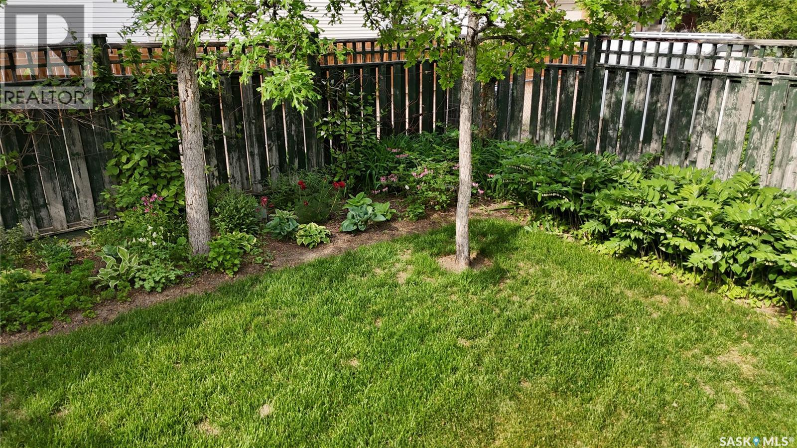 735 Sidney Street E Property Photo 45
