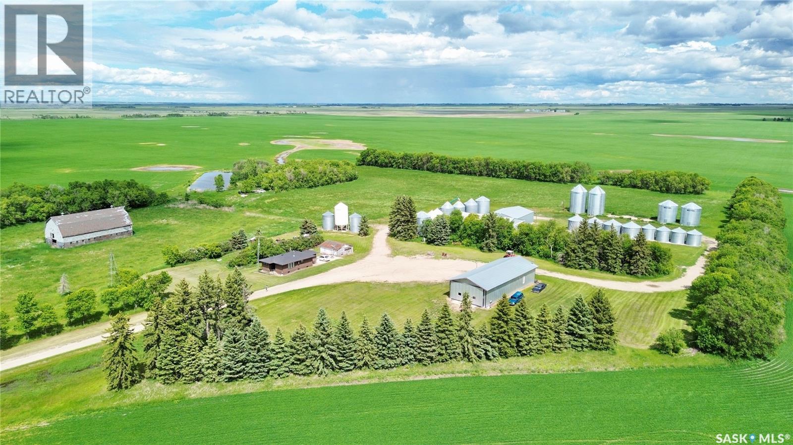 Ruecker Acreage Property Photo 1