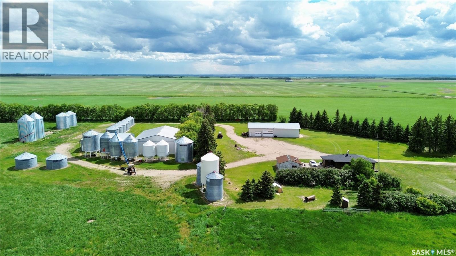 Ruecker Acreage Property Photo 3