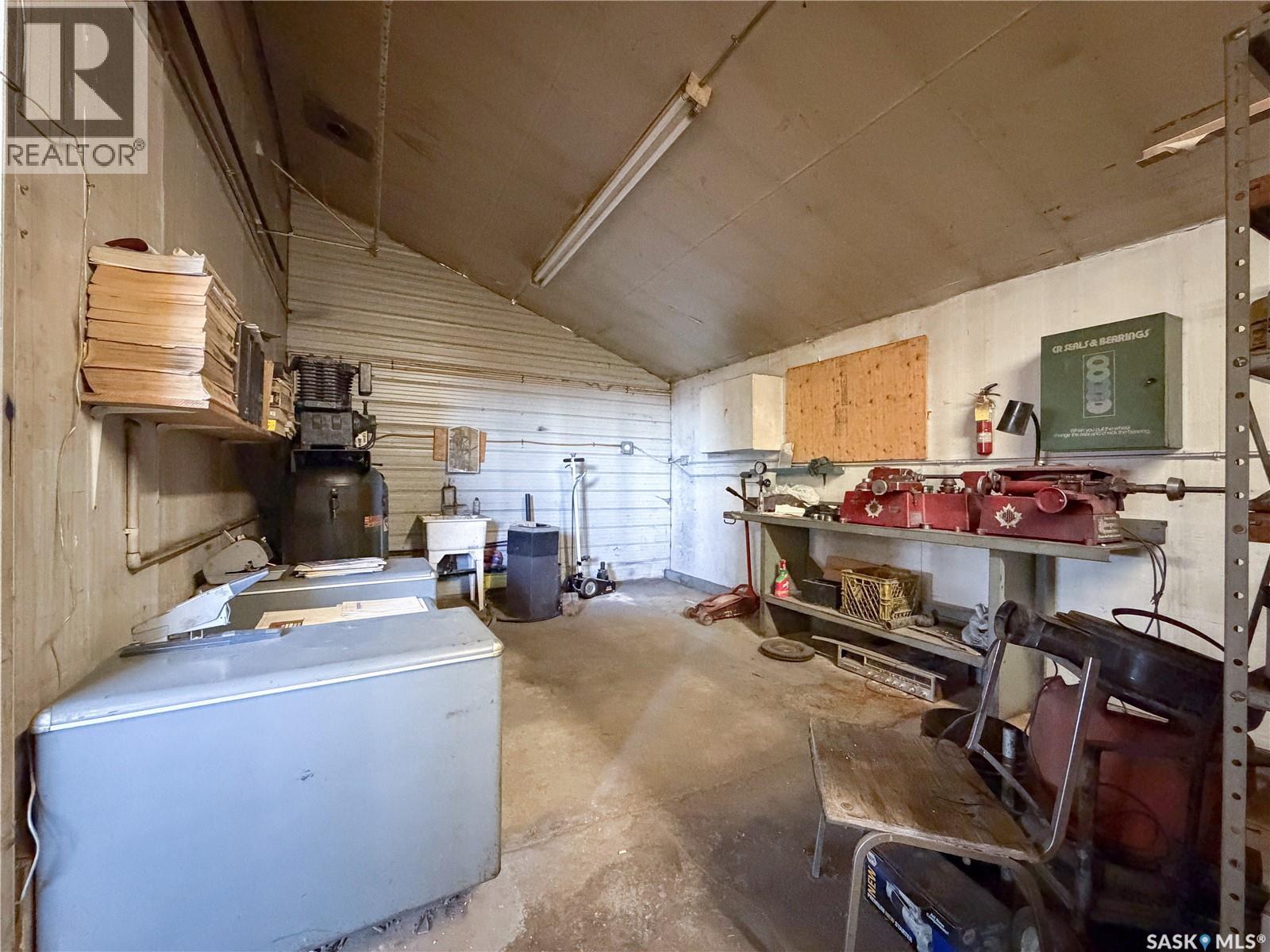 870 3rd Avenue W Property Photo 31