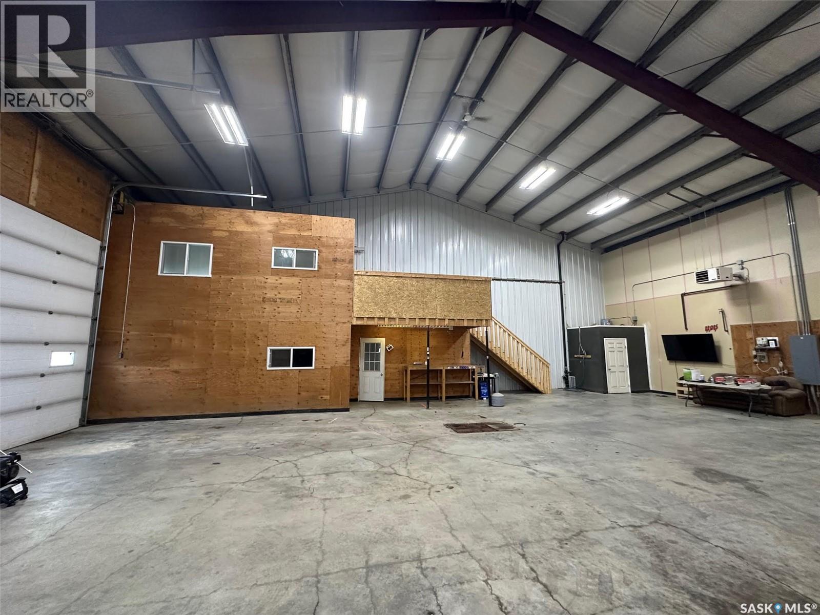 9 250 North Service Road W Property Photo 3