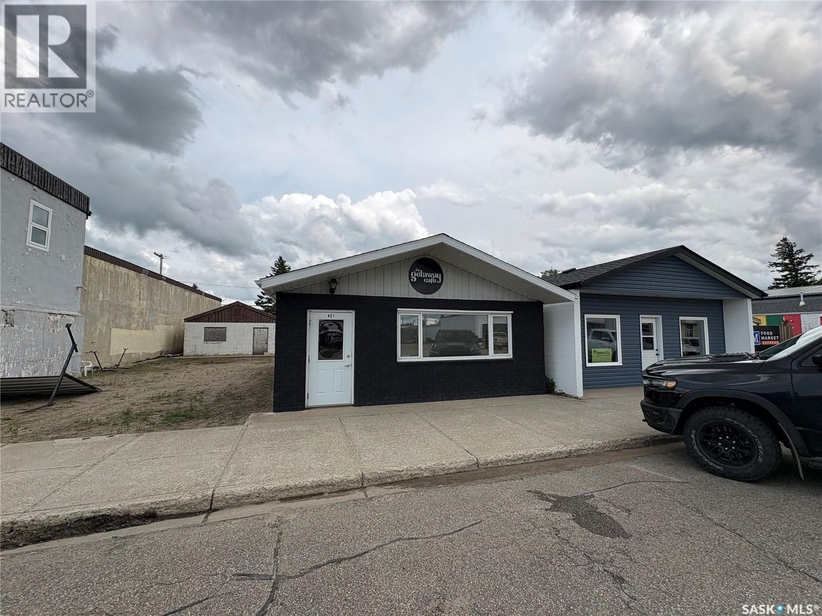 421 Main STREET S