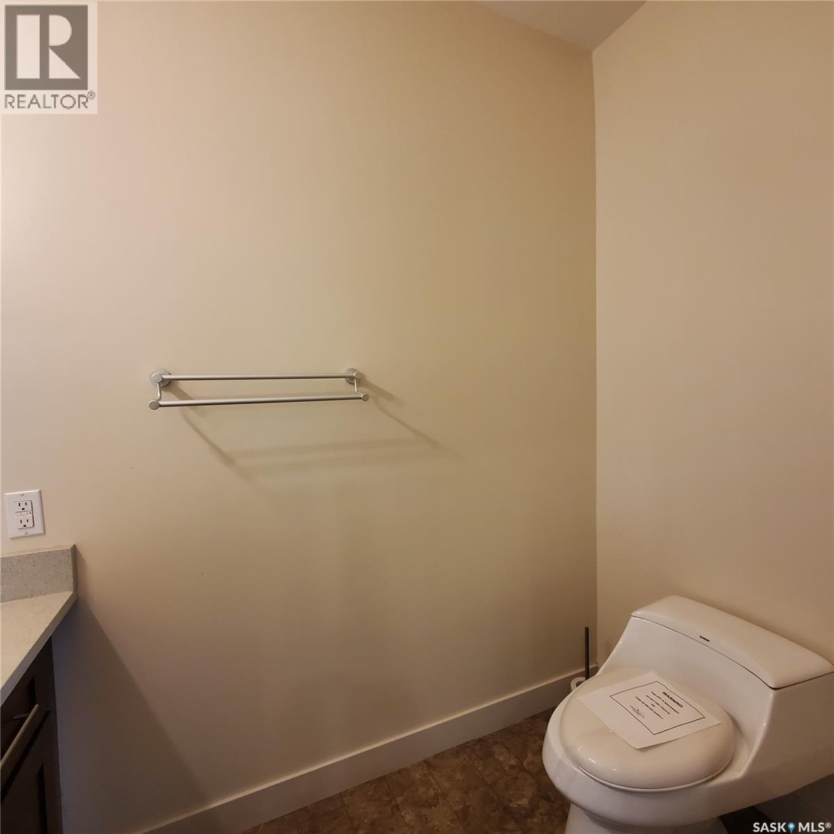 28 1703 Patrick Crescent Property Photo 9