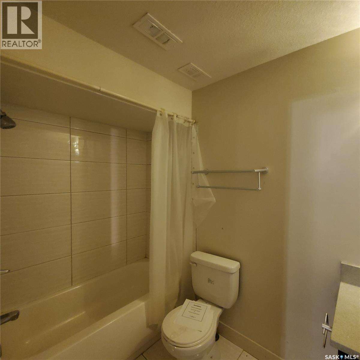 28 1703 Patrick Crescent Property Photo 29