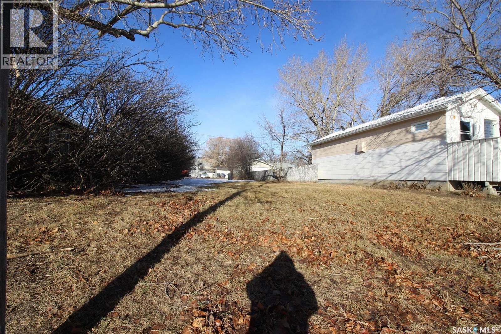 289 2nd Avenue E Property Photo 7