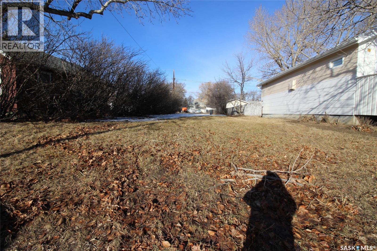 289 2nd Avenue E Property Photo 8