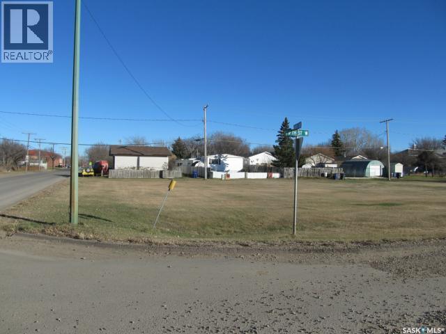 490 5th Street W Property Photo 1