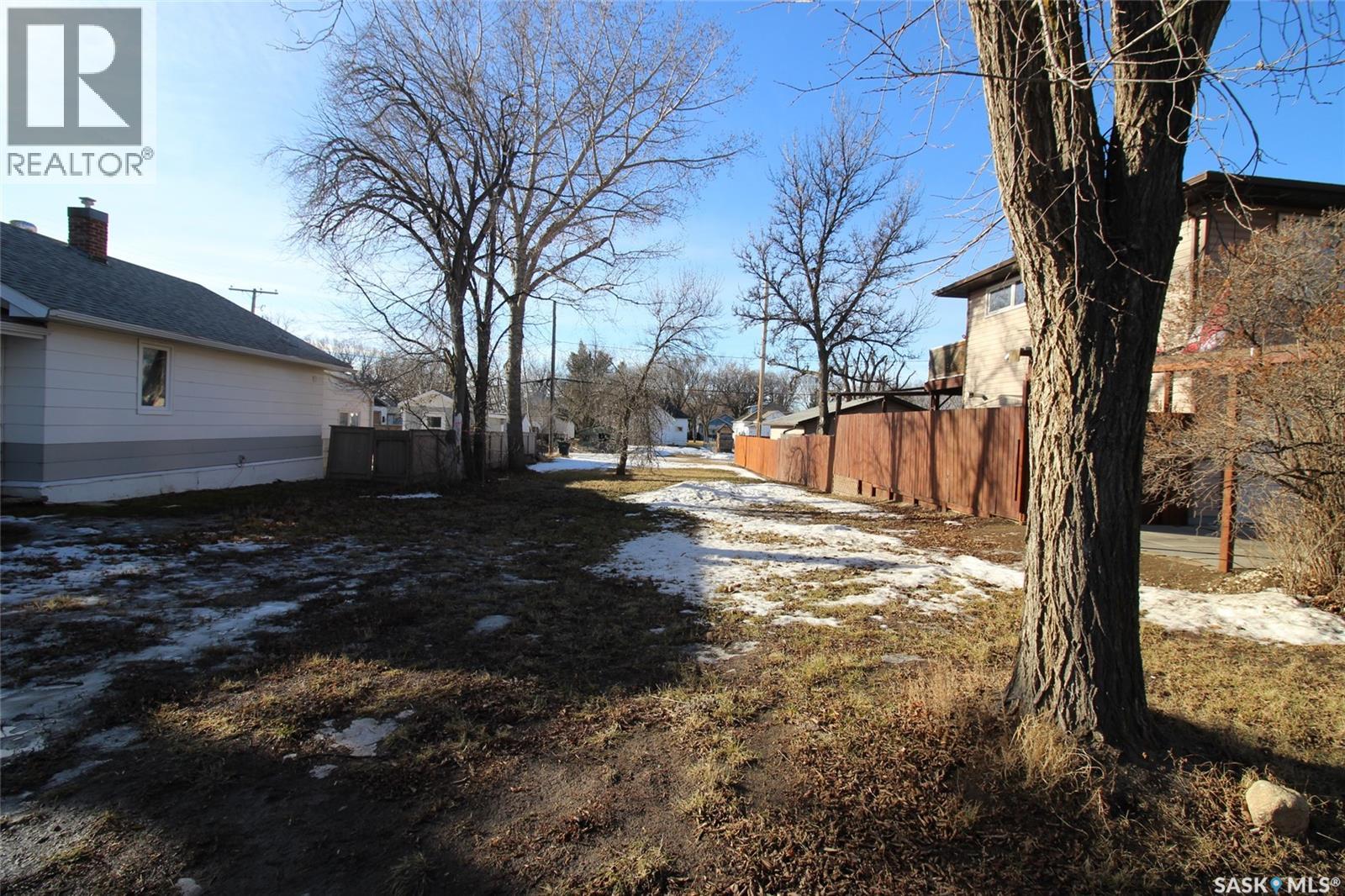 347 4th Street E Property Photo 2