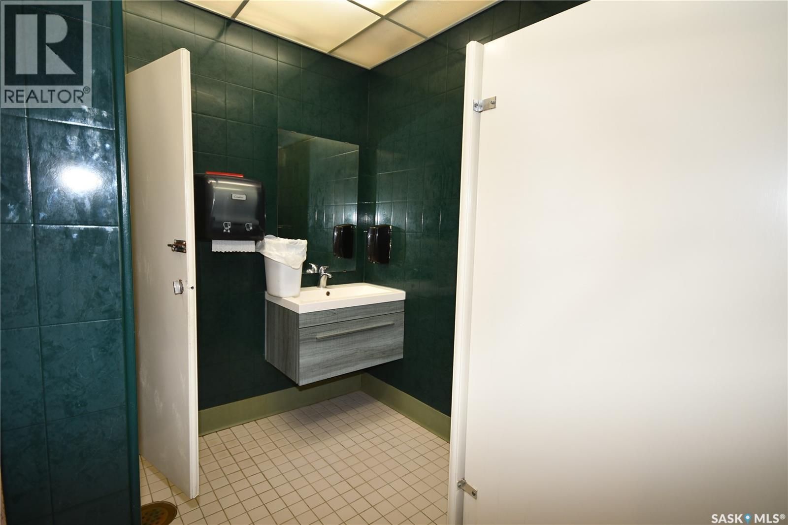 300 Main Street Property Photo 43
