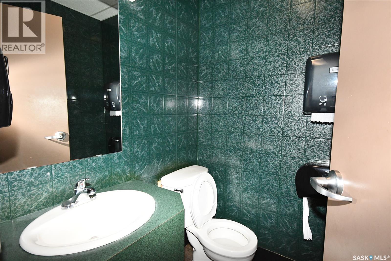 300 Main Street Property Photo 45