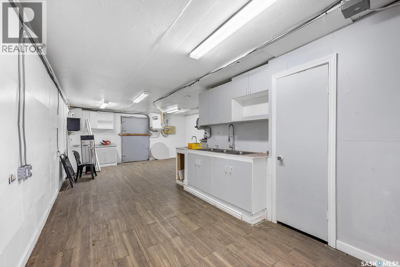 254 Railway Avenue Property Photo 9