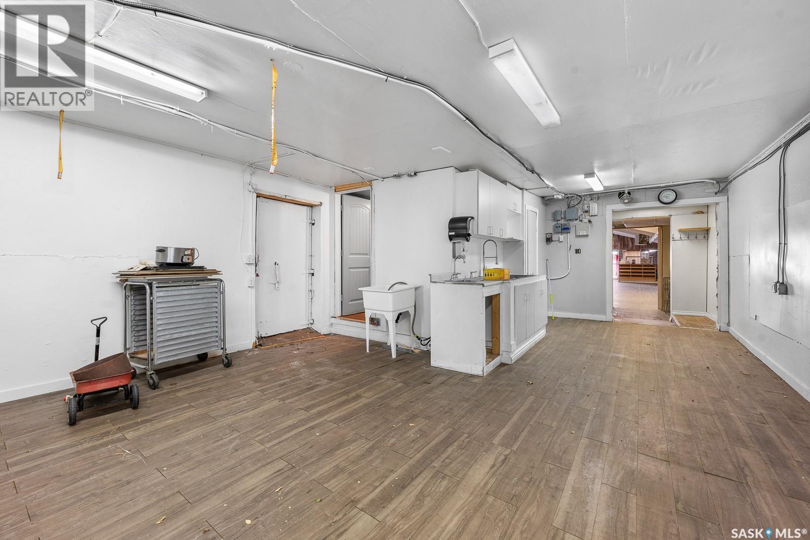 254 Railway Avenue Property Photo 11