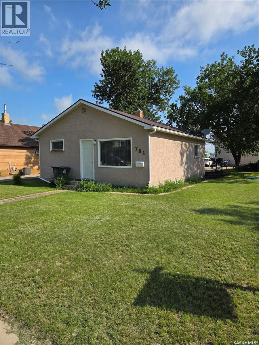 701 3rd Street Property Photo 2