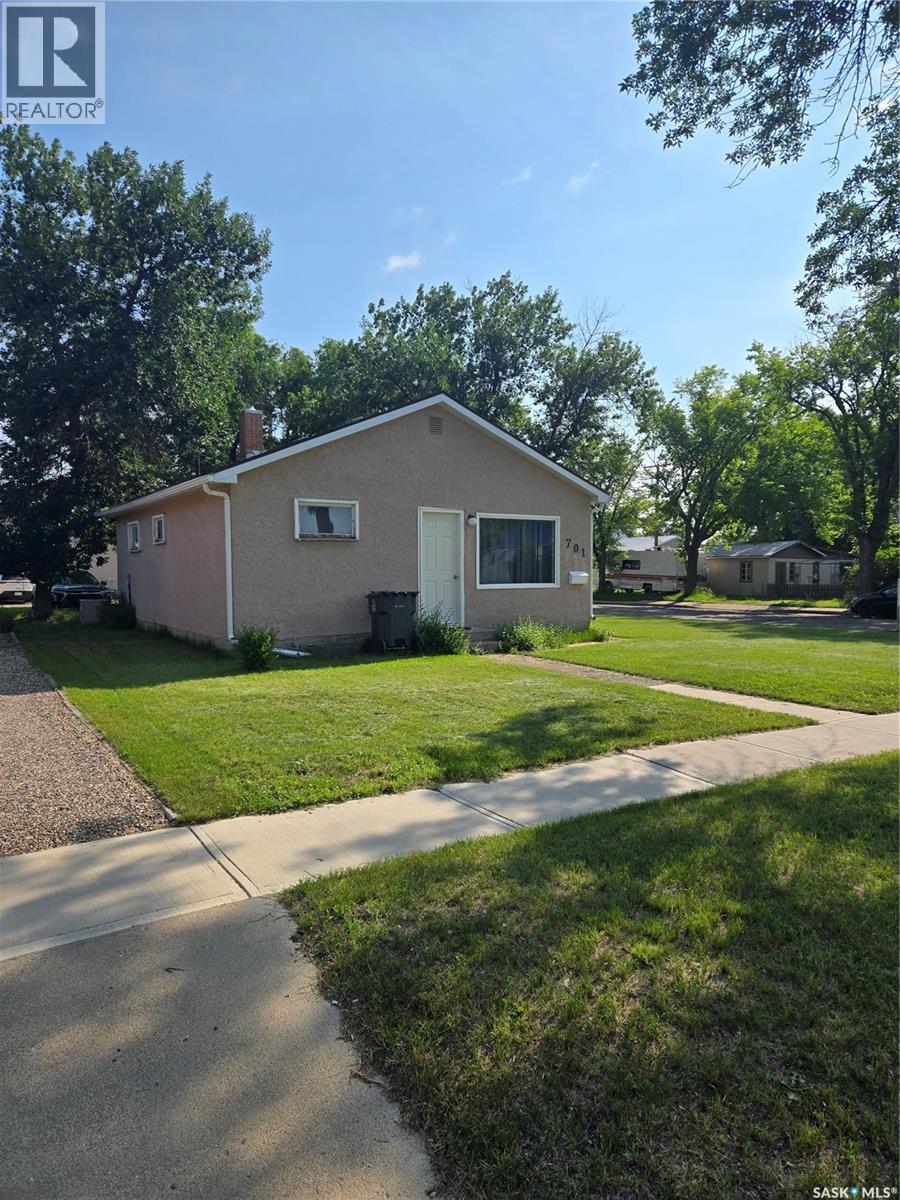 701 3rd Street Property Photo 3