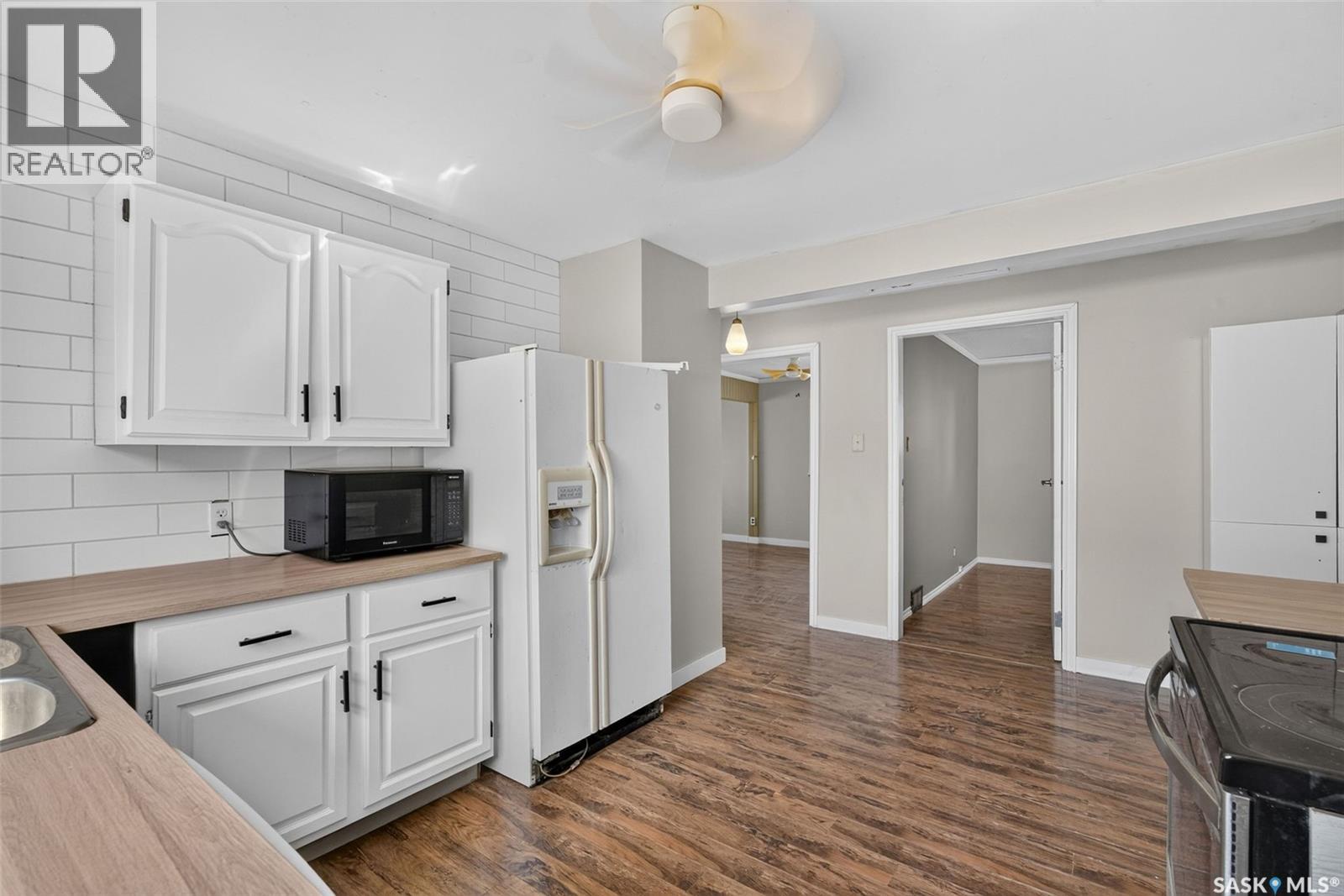 453 21st Street E Property Photo 6