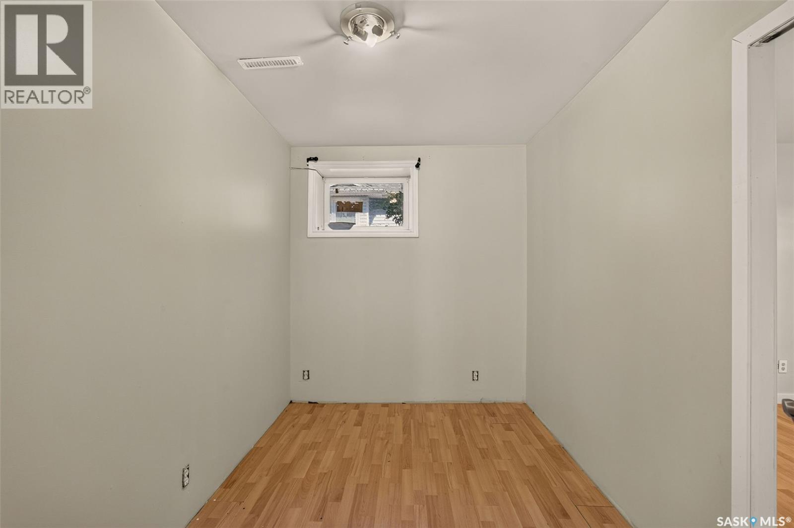 453 21st Street E Property Photo 16