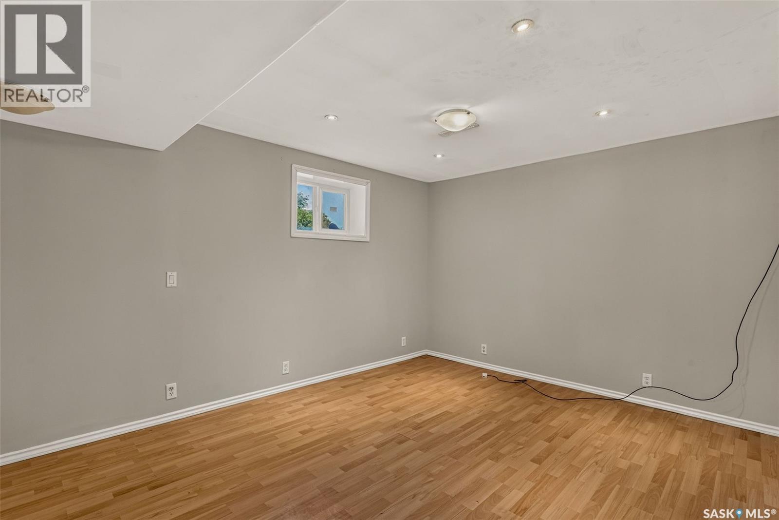 453 21st Street E Property Photo 18