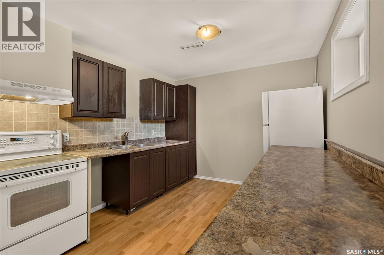 453 21st Street E Property Photo 23