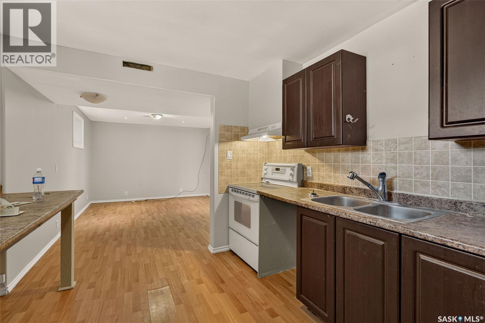 453 21st Street E Property Photo 24