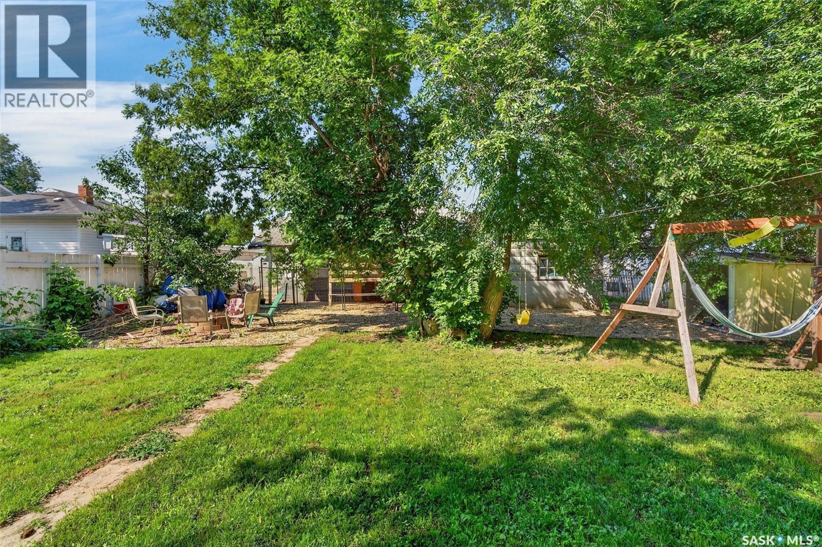 453 21st Street E Property Photo 26