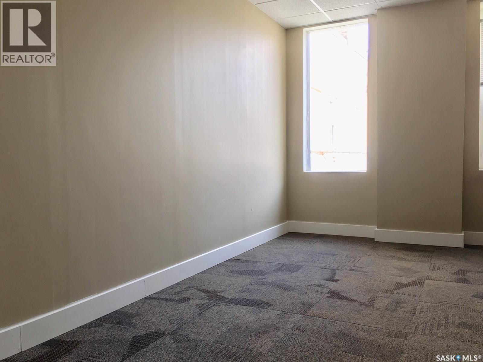 108 Main Street N Property Photo 23