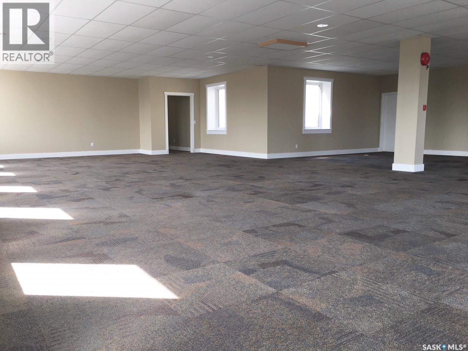108 Main Street N Property Photo 26