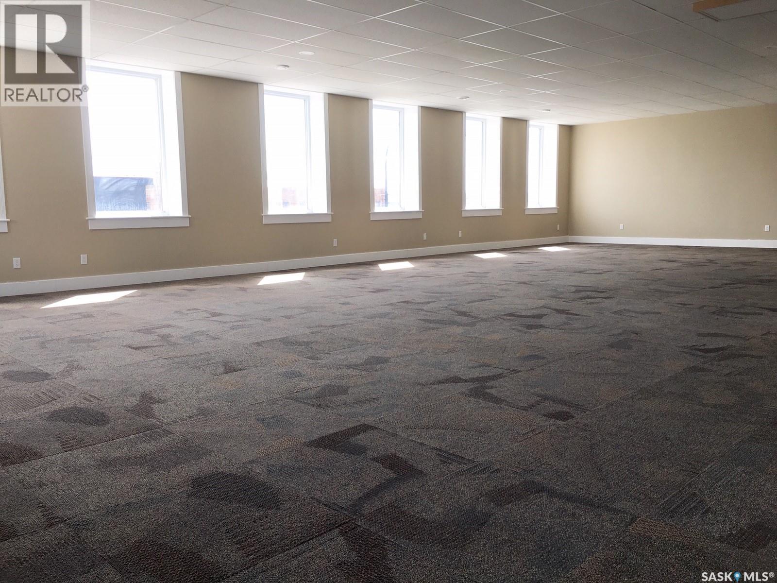 108 Main Street N Property Photo 27