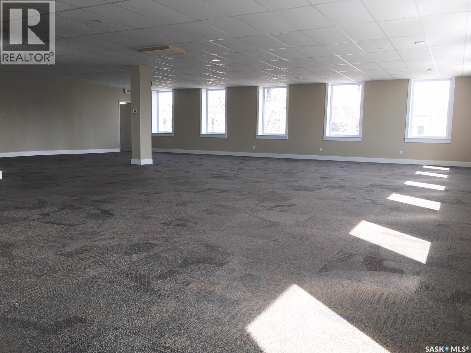 108 Main Street N Property Photo 30