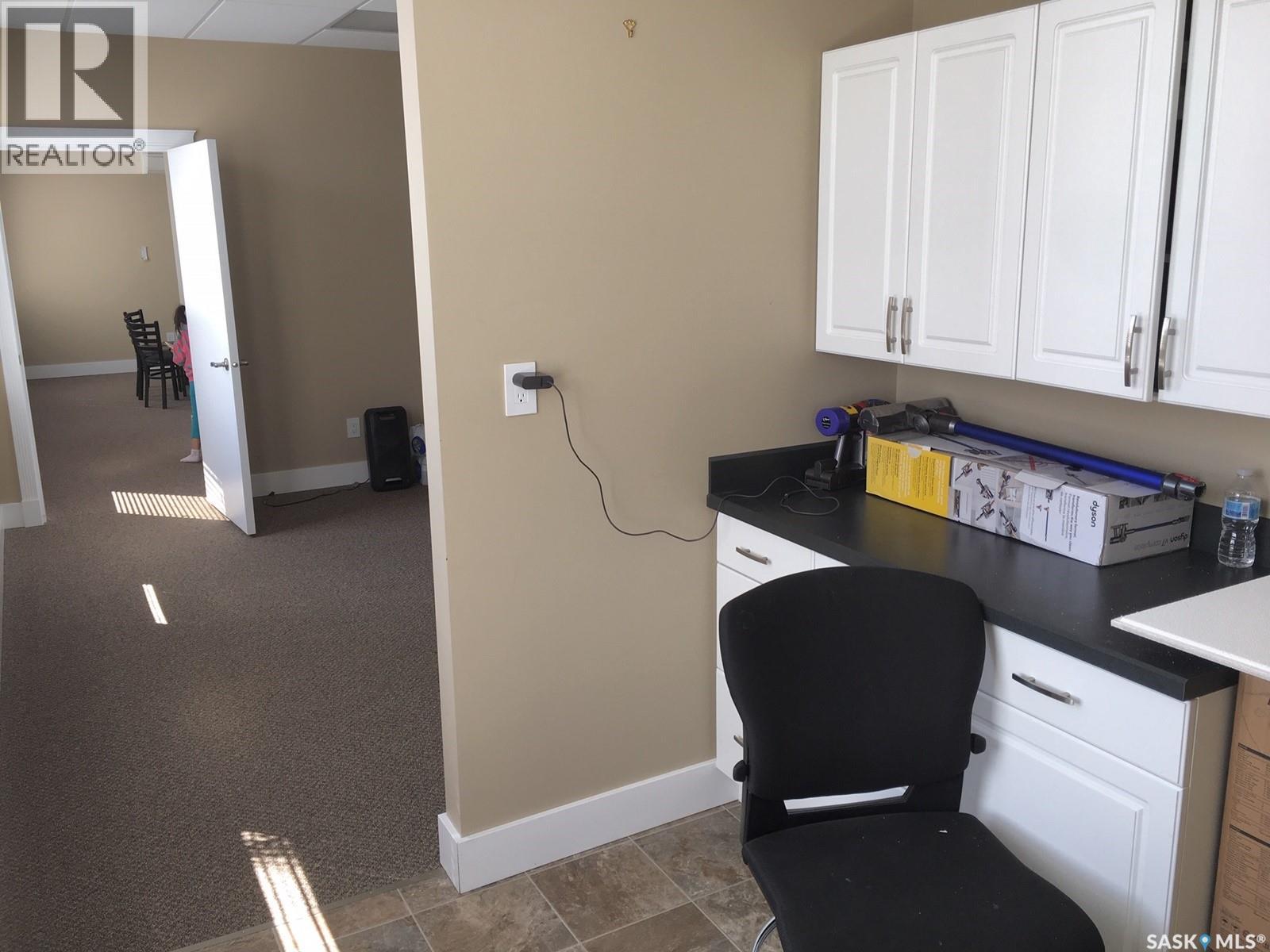 108 Main Street N Property Photo 33