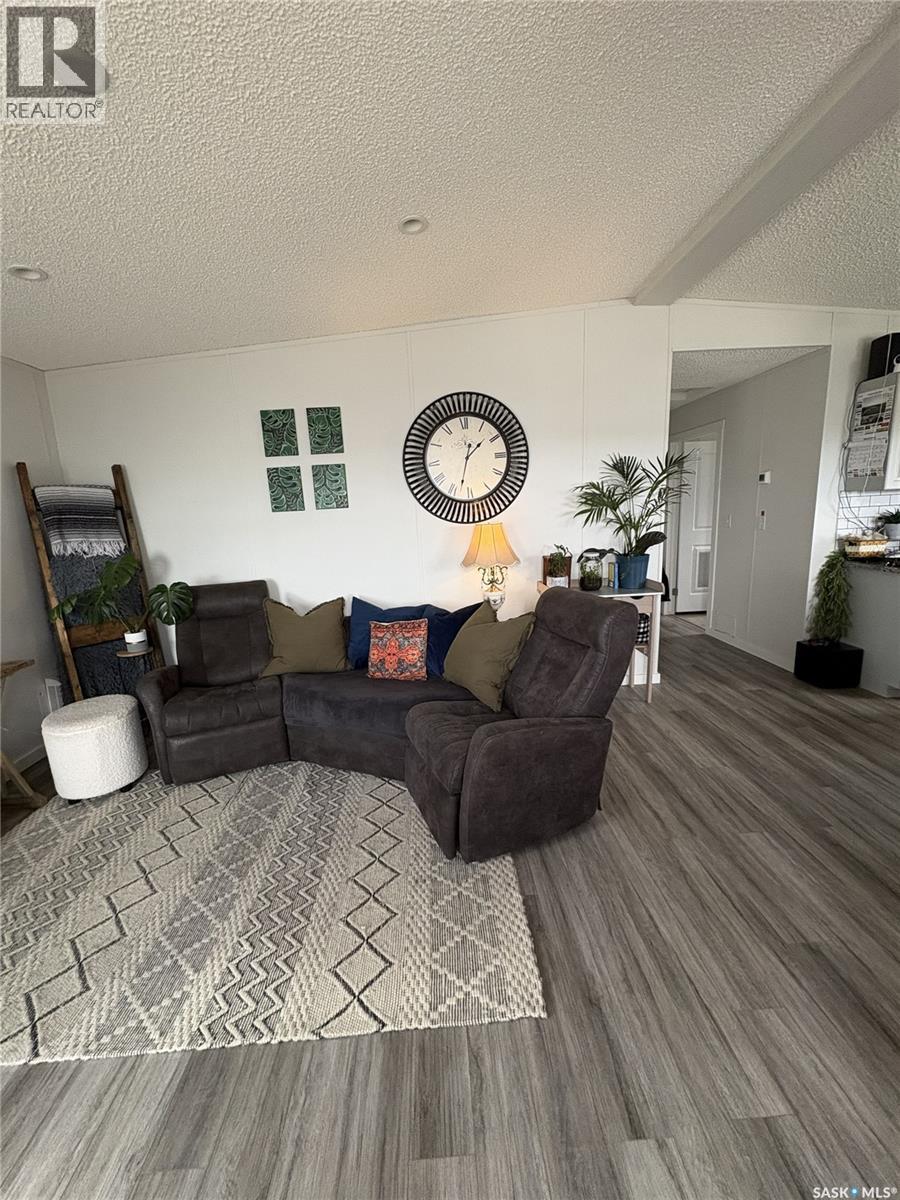 413 Railway Street Property Photo 9