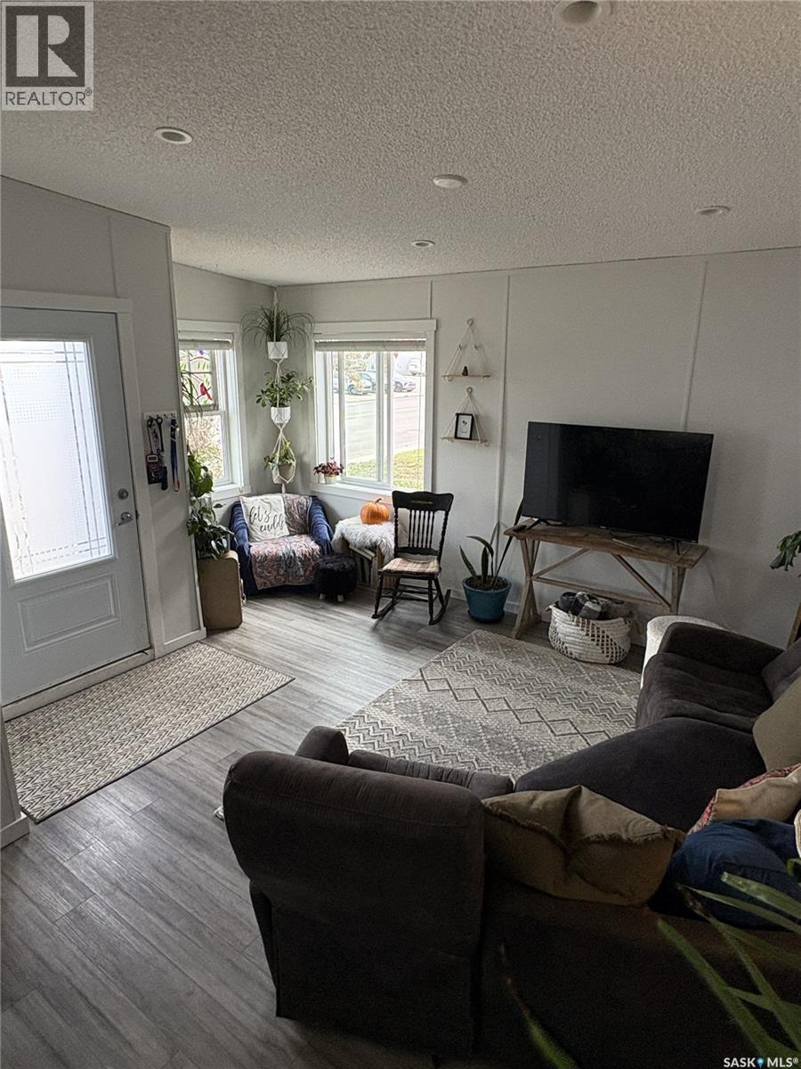 413 Railway Street Property Photo 10