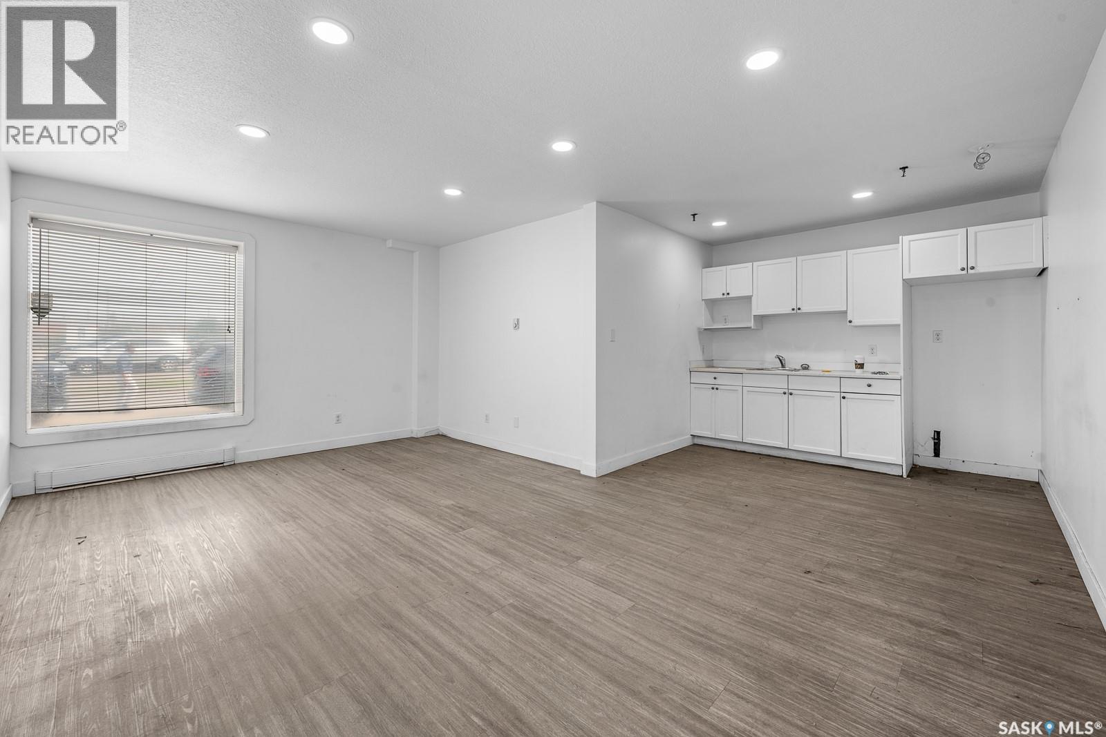 3 1300 8th Avenue Property Photo 9