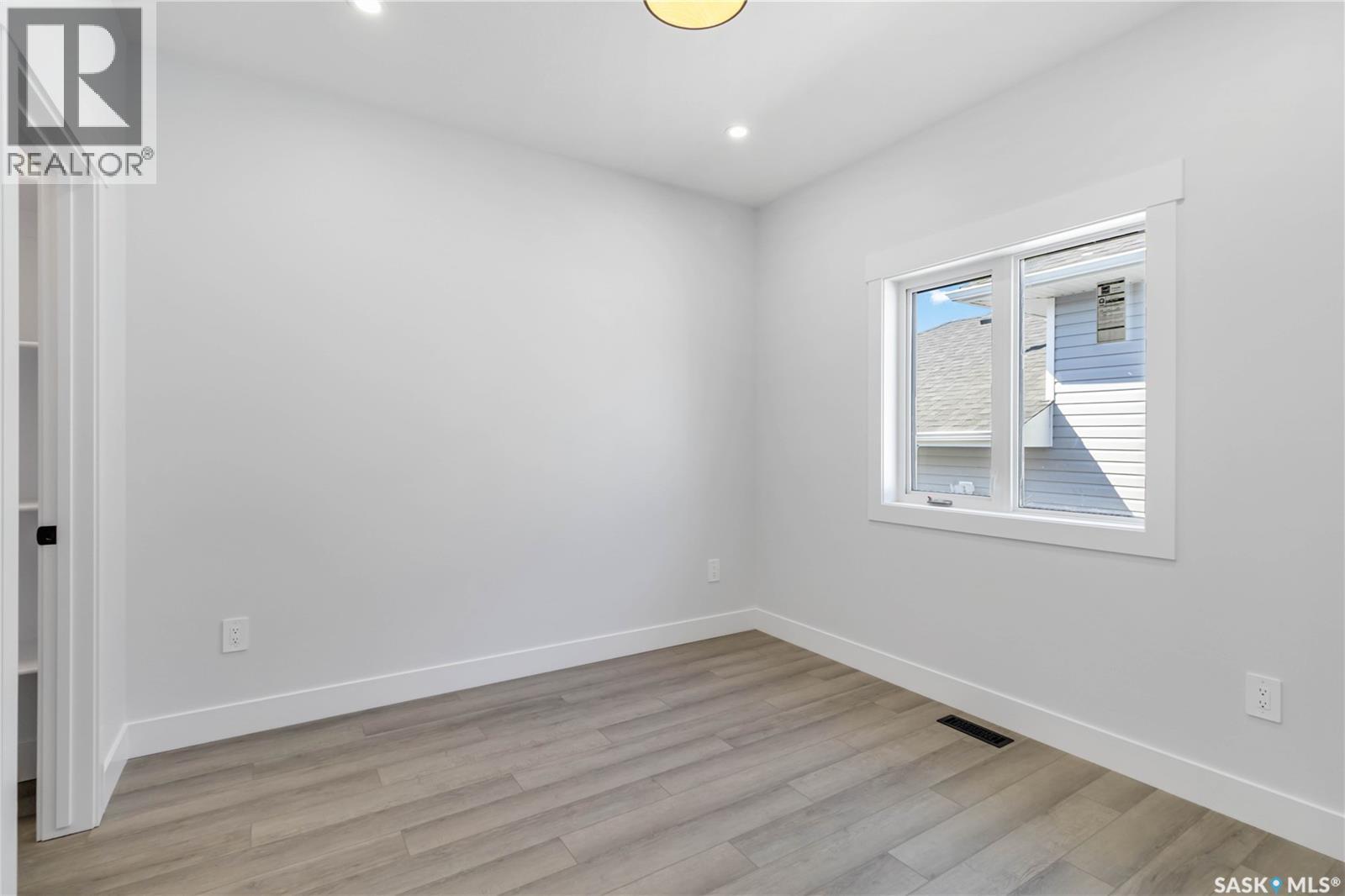 838 Ballesteros Crescent Property Photo 16