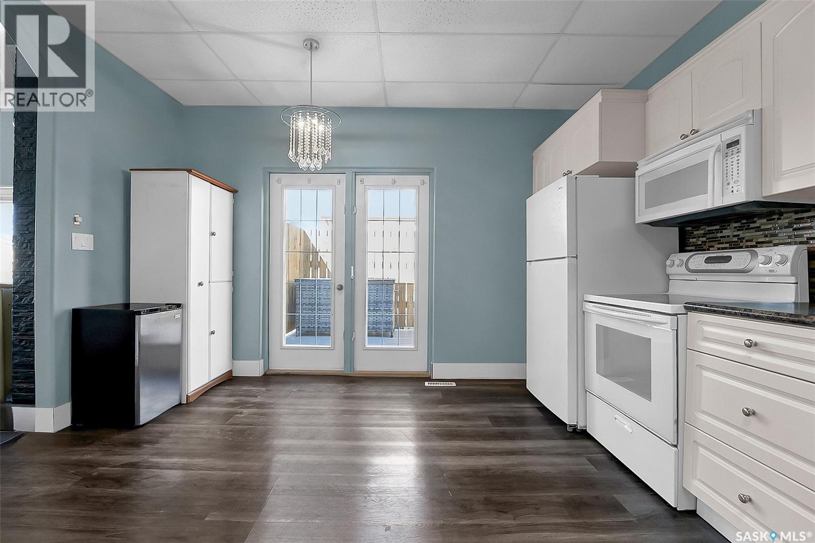 207 5th Avenue E Property Photo 11