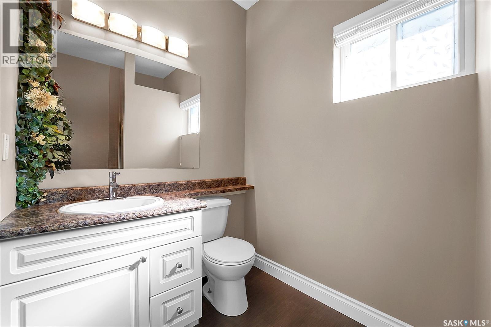 207 5th Avenue E Property Photo 12