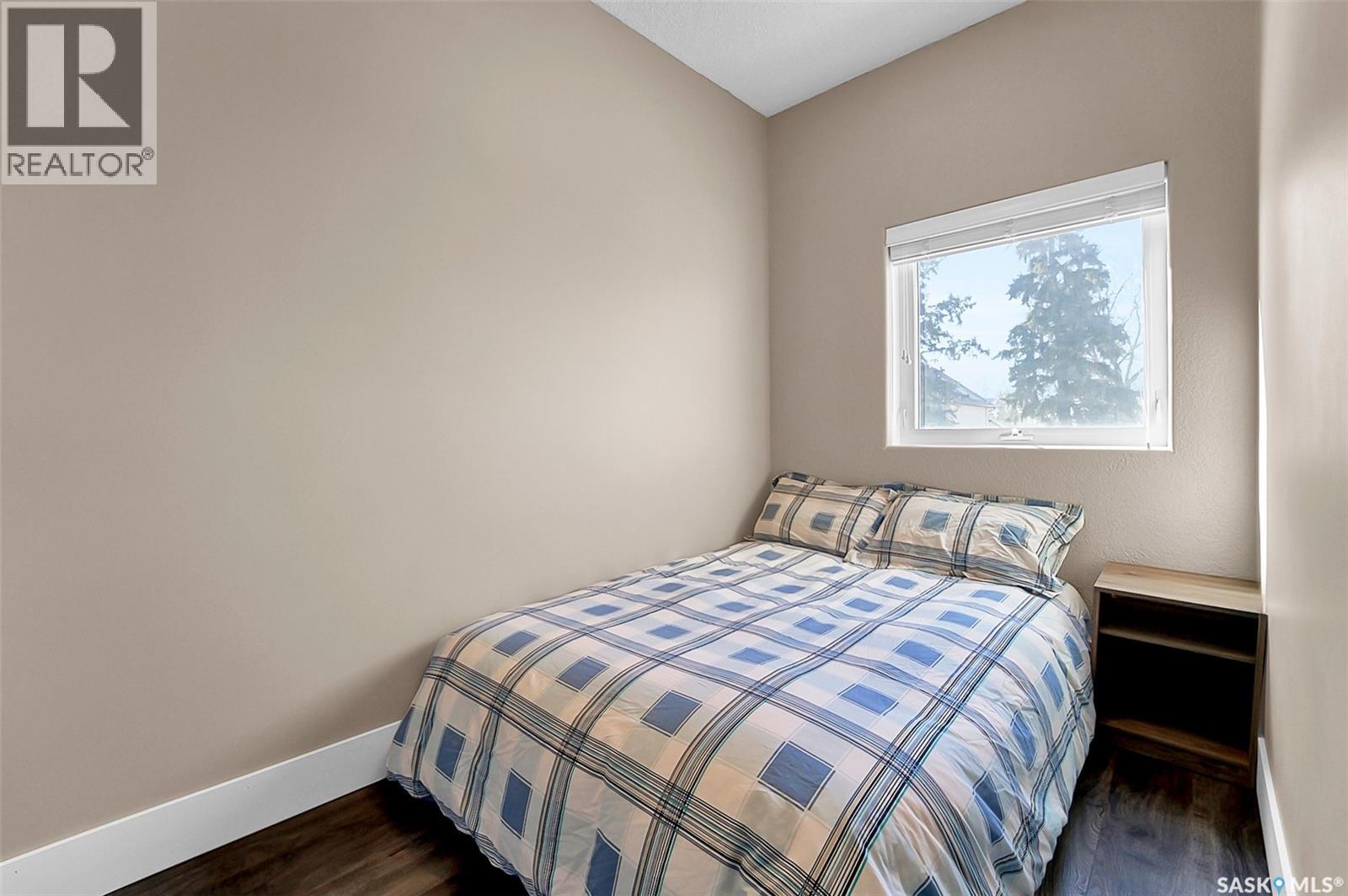 207 5th Avenue E Property Photo 16