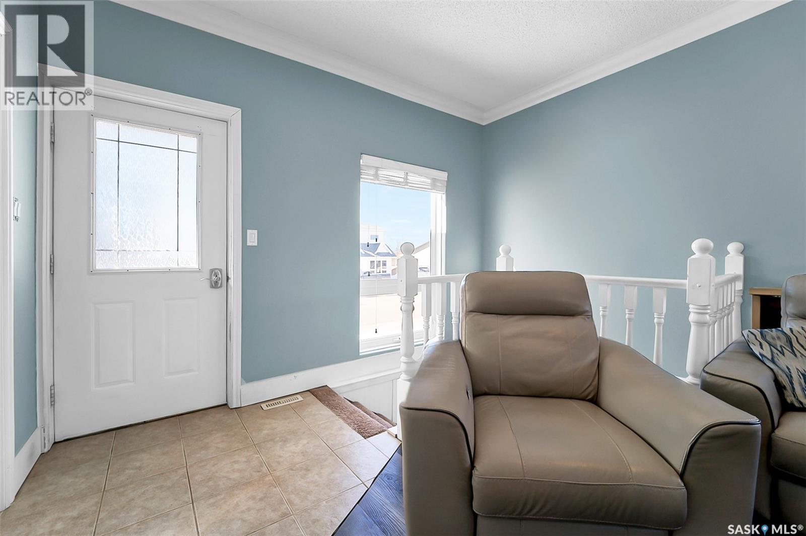 207 5th Avenue E Property Photo 17