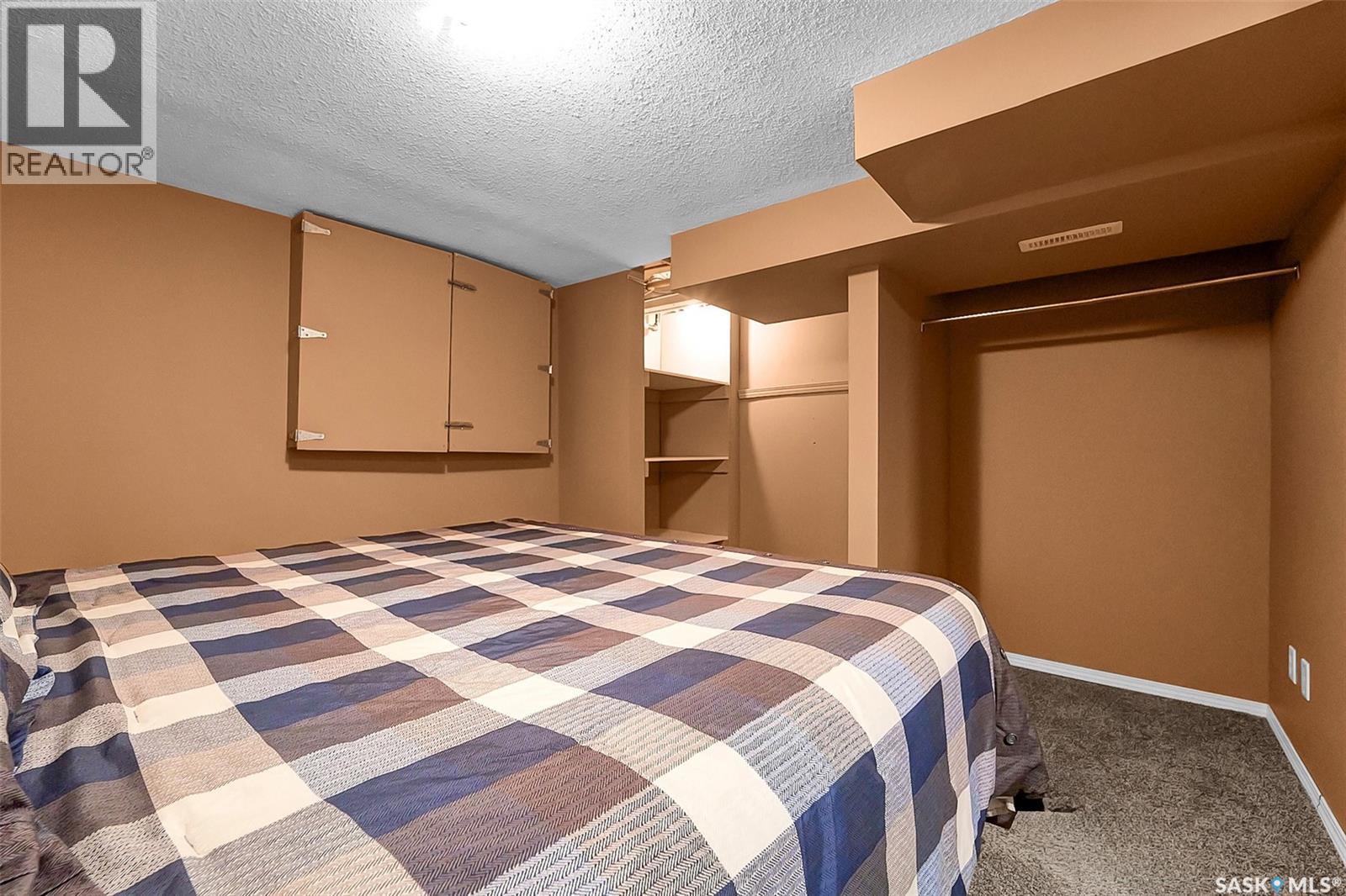 207 5th Avenue E Property Photo 22