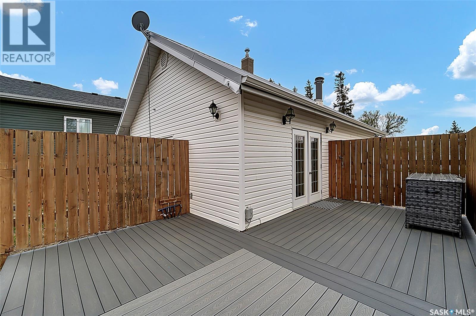 207 5th Avenue E Property Photo 32