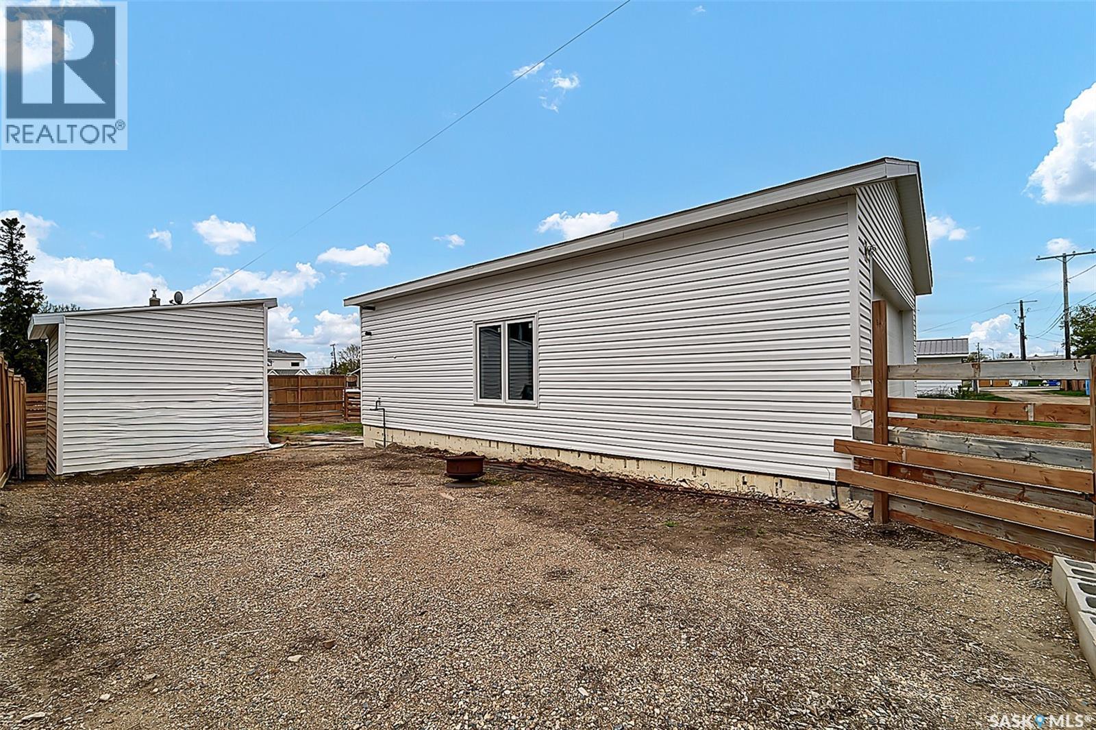 207 5th Avenue E Property Photo 42