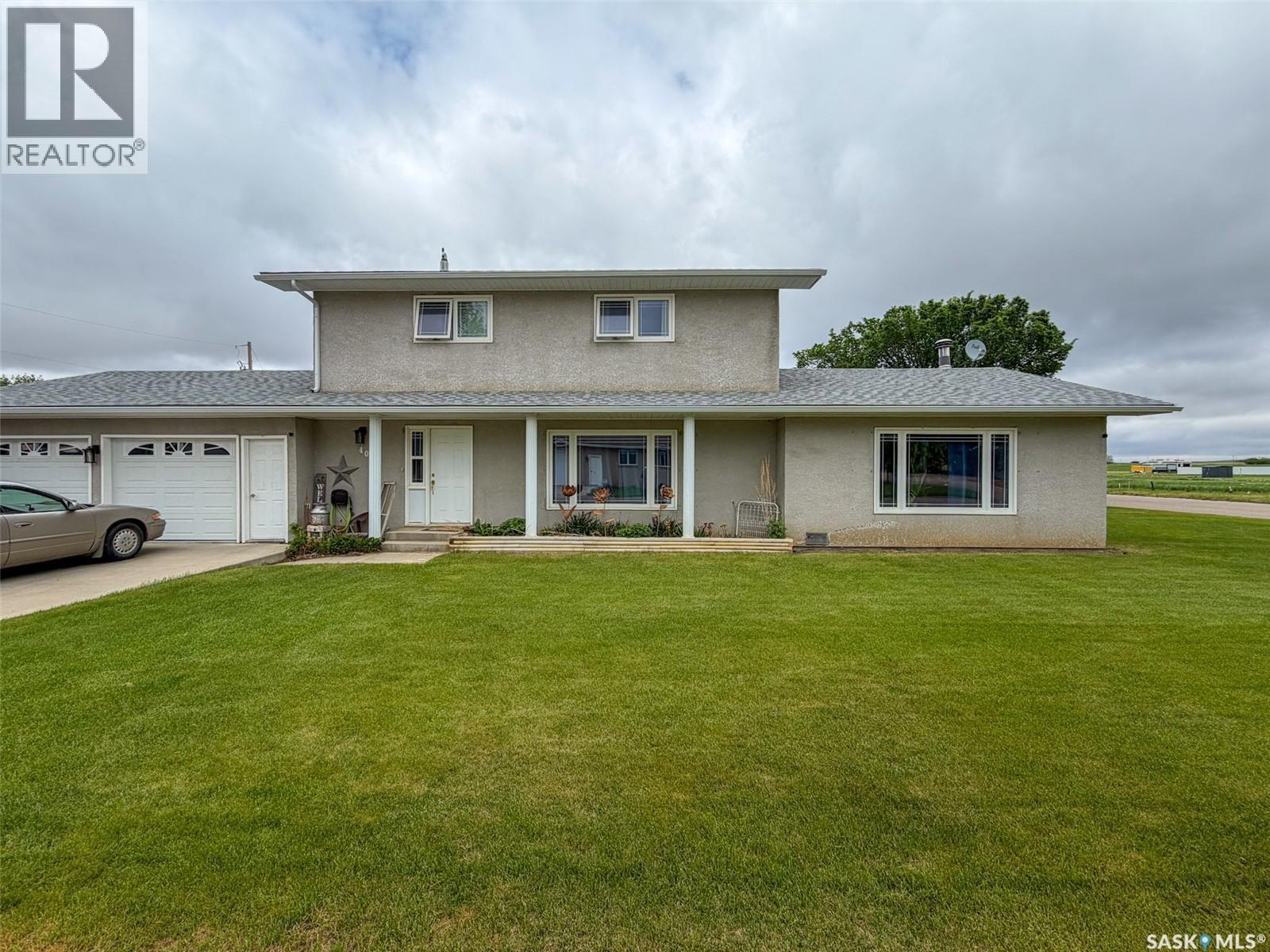 405 5th Street E Property Photo 1