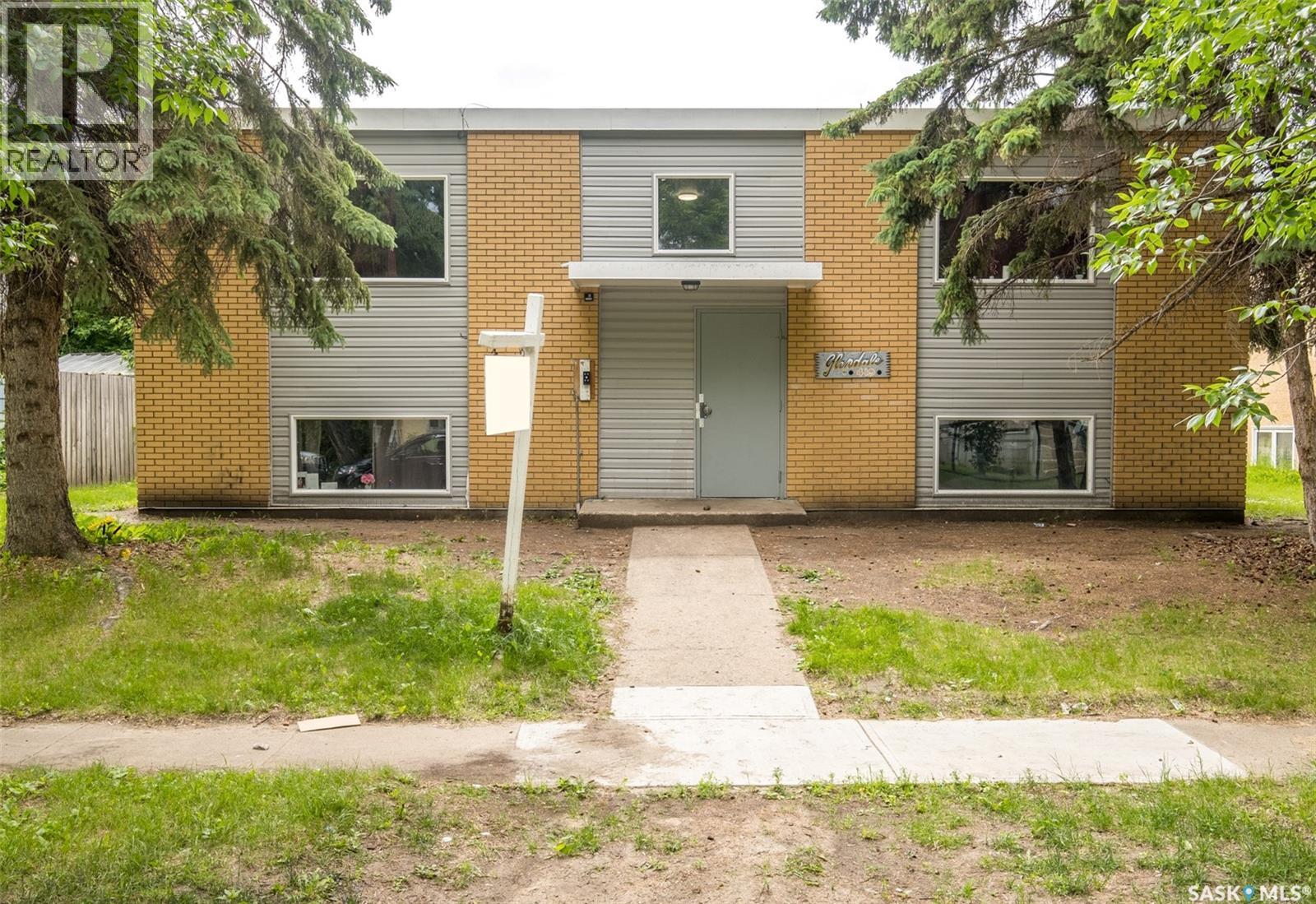 419 9th Street E Photo de la propriété 1